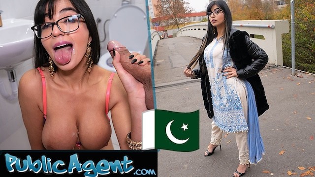 Boldog pakisztáni spiné közösül egy idegennel nyilvános wc-ben