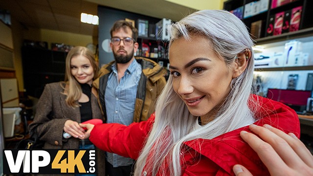 Én és Veronica Leal megdugtuk Fibi Euro királyi csaját és játszottunk a golyóival