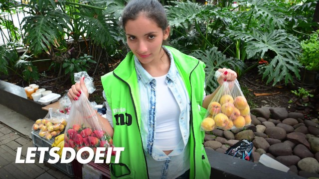 Kolumbiai milf mary gomez arcára spriccel a forró légyott után