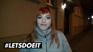 Lullu Gun és Anny Aurora megosztják a bazinagy csoki fazt kint a vadonban