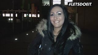 Mira grey német csoki örömlány reszeli az idegent pénzért a buszon