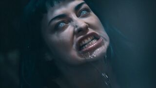 Bűbájos Kék Hajú Punk Bige Átváltozása - Jewelz Blu a Parasited Csatornán Vadul Mag Numb-bal